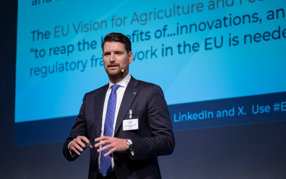 Carlos Rodriguez-Villa Forster delivers his closing statement at the EBIC Summit, where he calls on the EU for smarter future for biostimulants